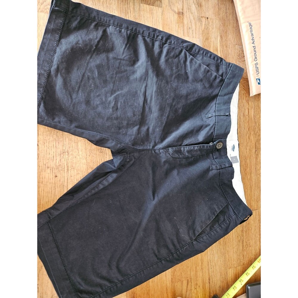 Old Navy Black Bermuda Style Chino Shorts Sz 8 Modern Prep